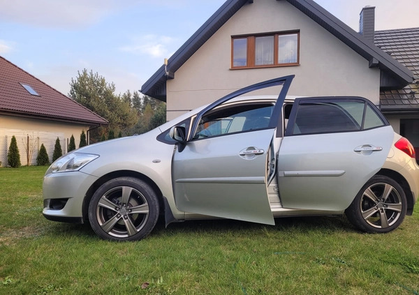 Toyota Auris cena 23700 przebieg: 107000, rok produkcji 2008 z Kraków małe 29